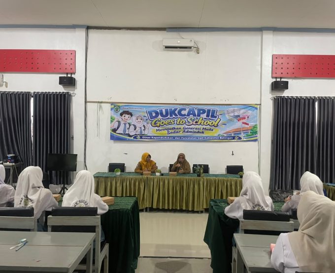 Disdukcapil Balangan Jemput Bola Perekaman KTP-el di SMKN 1 Batumandi